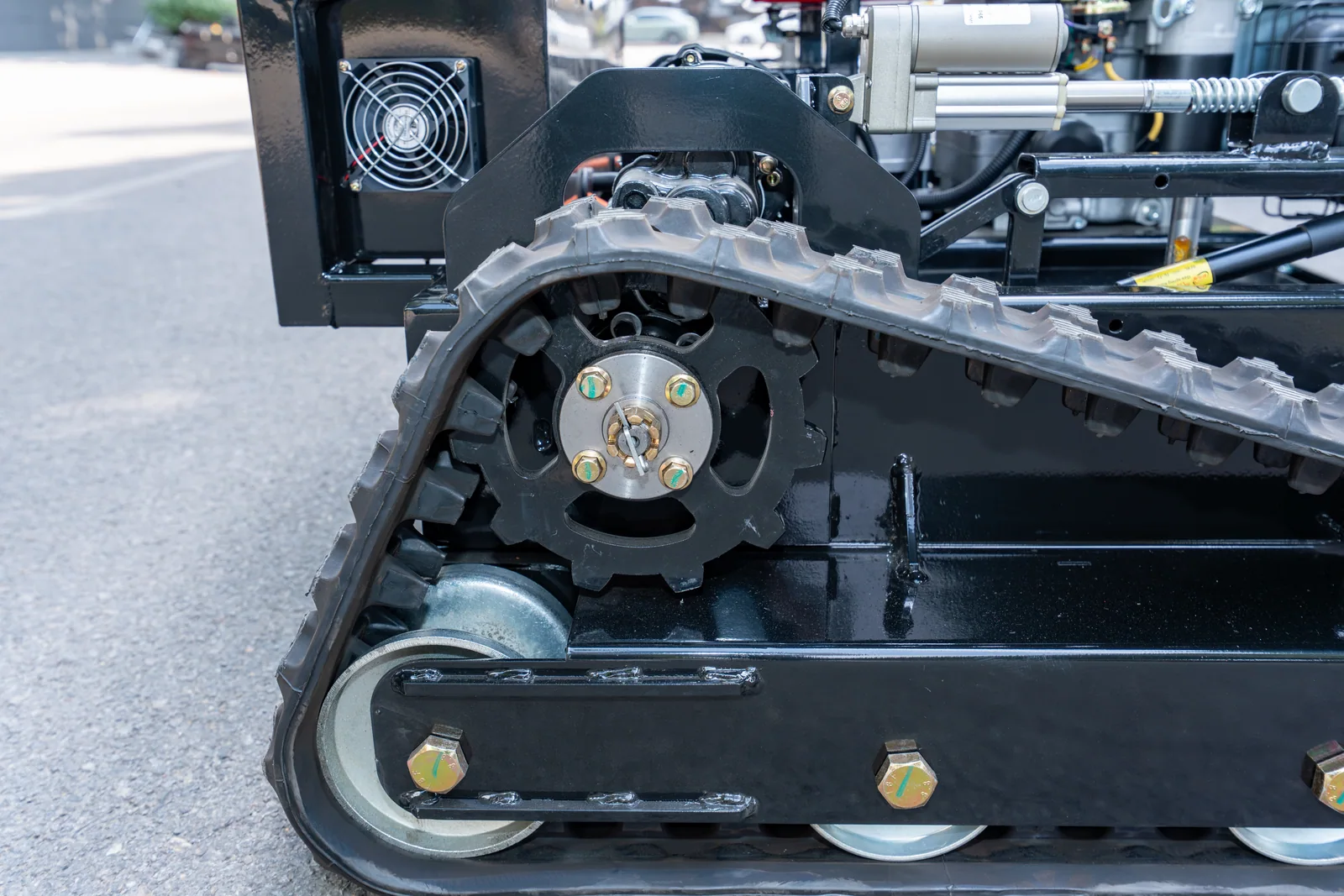AY-1000 drive sprocket and rubber track