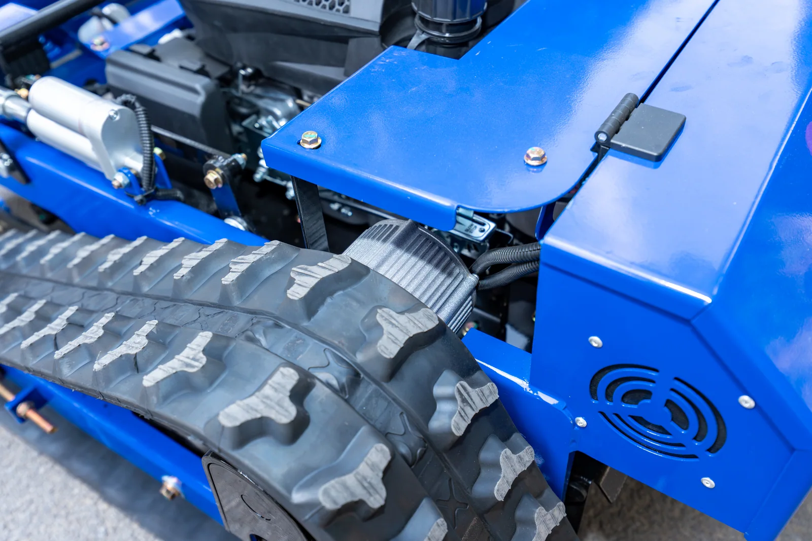 AY-500P rubber track and drive motor