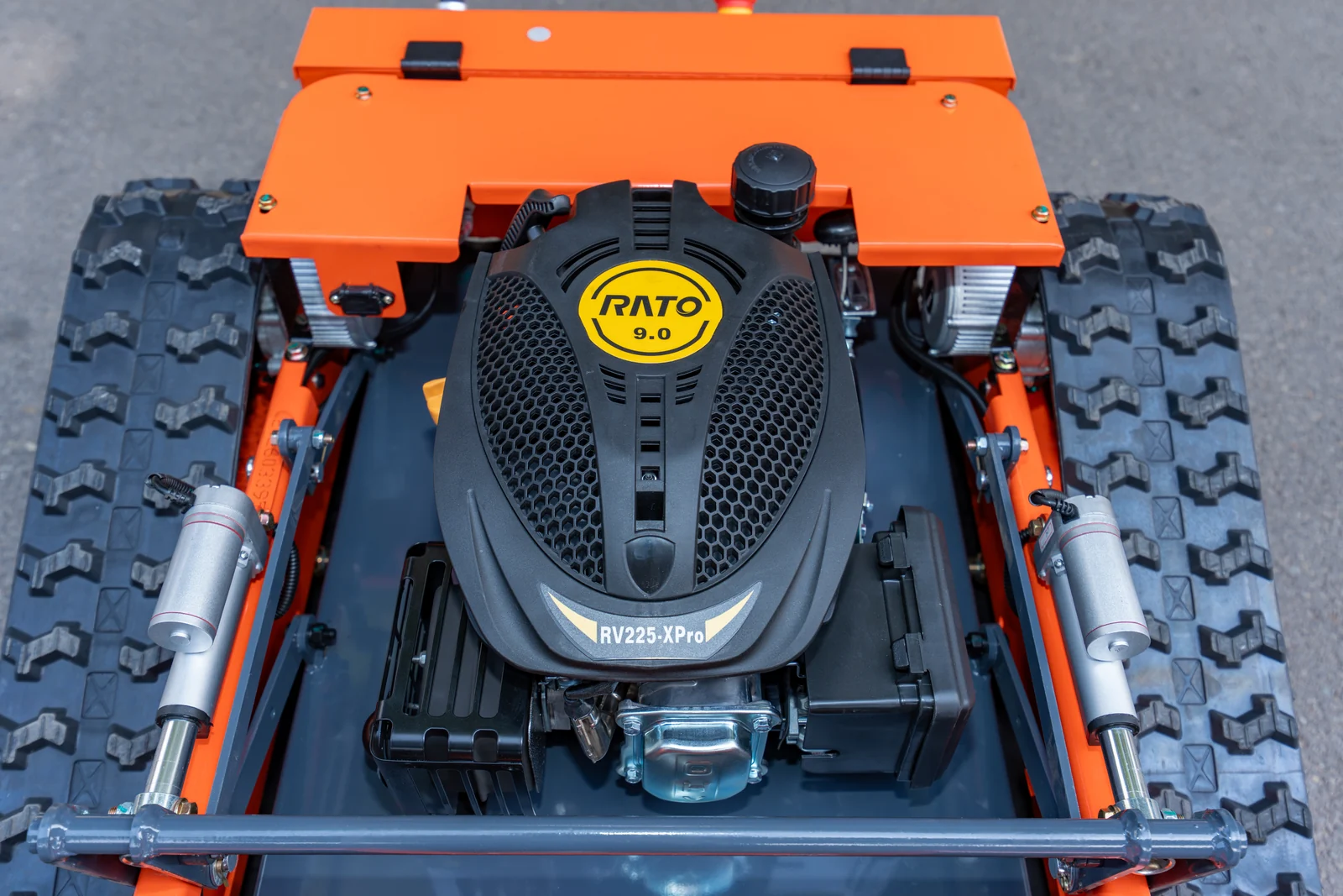 AY-600 engine compartment viewed from above