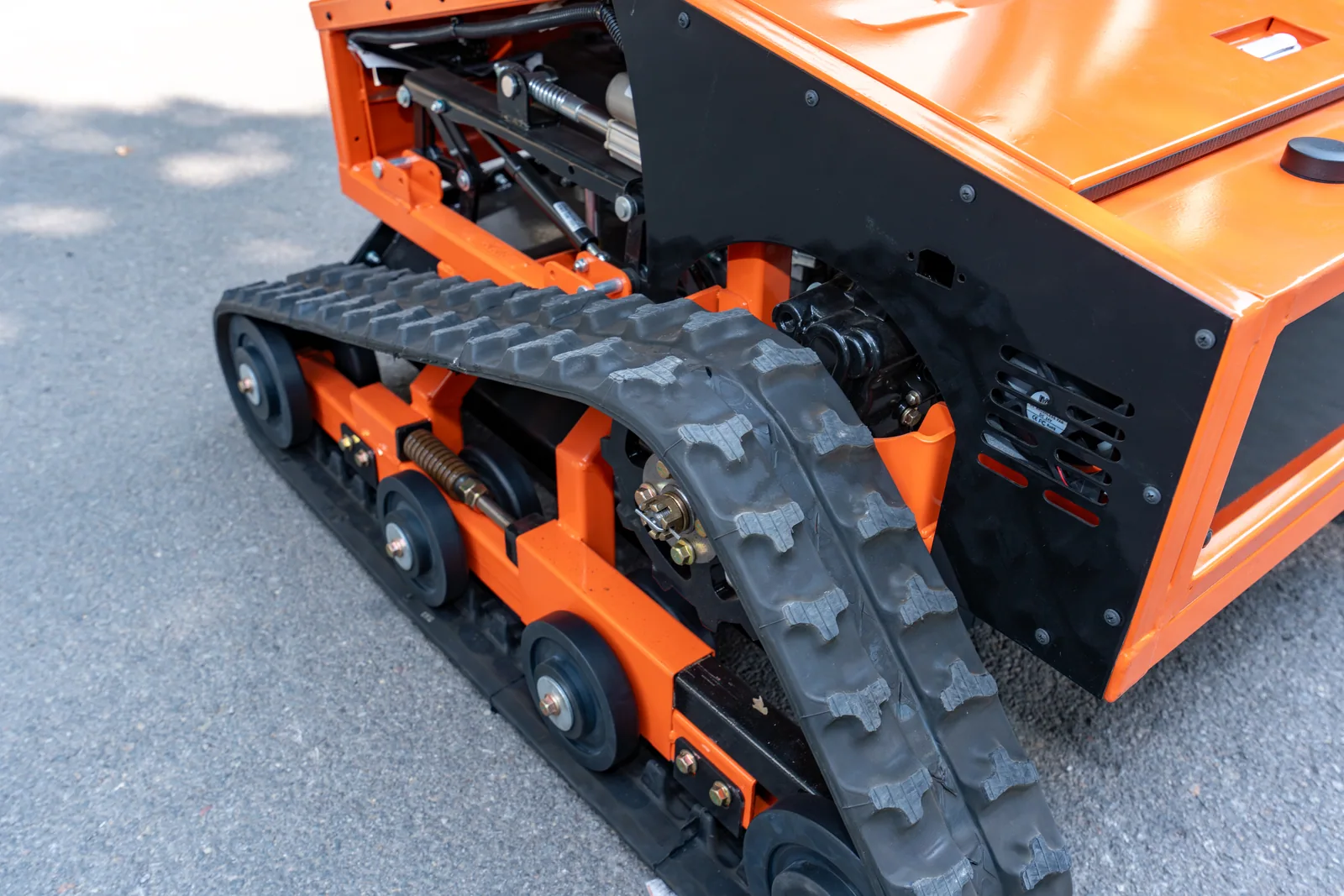 AY-800B track, rollers and running gear
