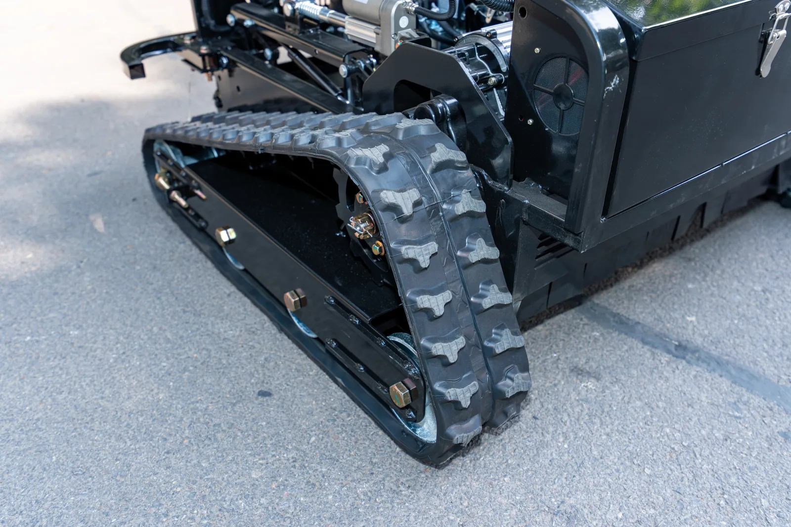 AY-800S rubber track, drive wheel and running gear